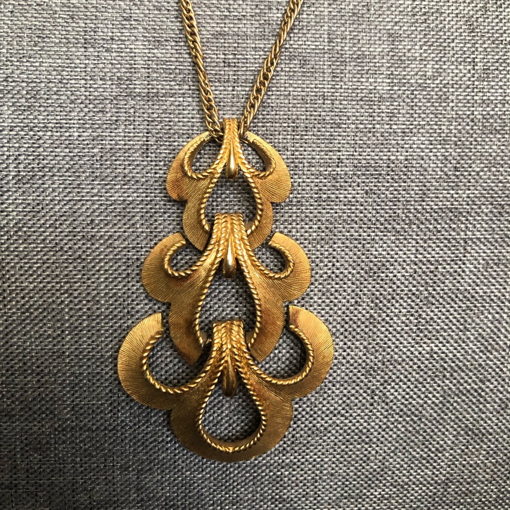 Trifari Gold Statement Necklace (vintage)